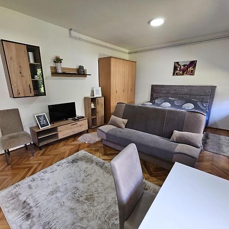 Aloha Apartment Нови пазар Екстериор снимка