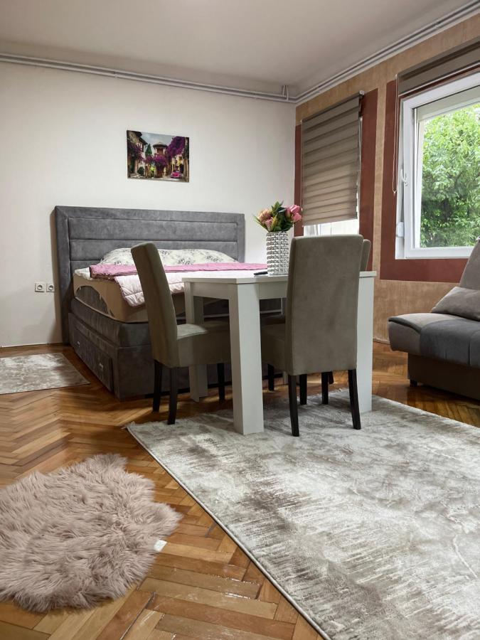 Aloha Apartment Нови пазар Екстериор снимка